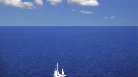 318244__yacht-sea-clouds-horizon-blue_p