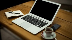 coffee-apple-iphone-laptop-large